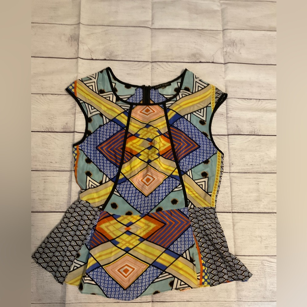 Women’s Pure Sugar Colorful Geometric Sleeveless Blouse